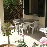 בית נופש La Perla 5 By Interhome מרינה די מודיקה